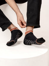 AirFlex Step Socks - Dark Black-Maroon Band
