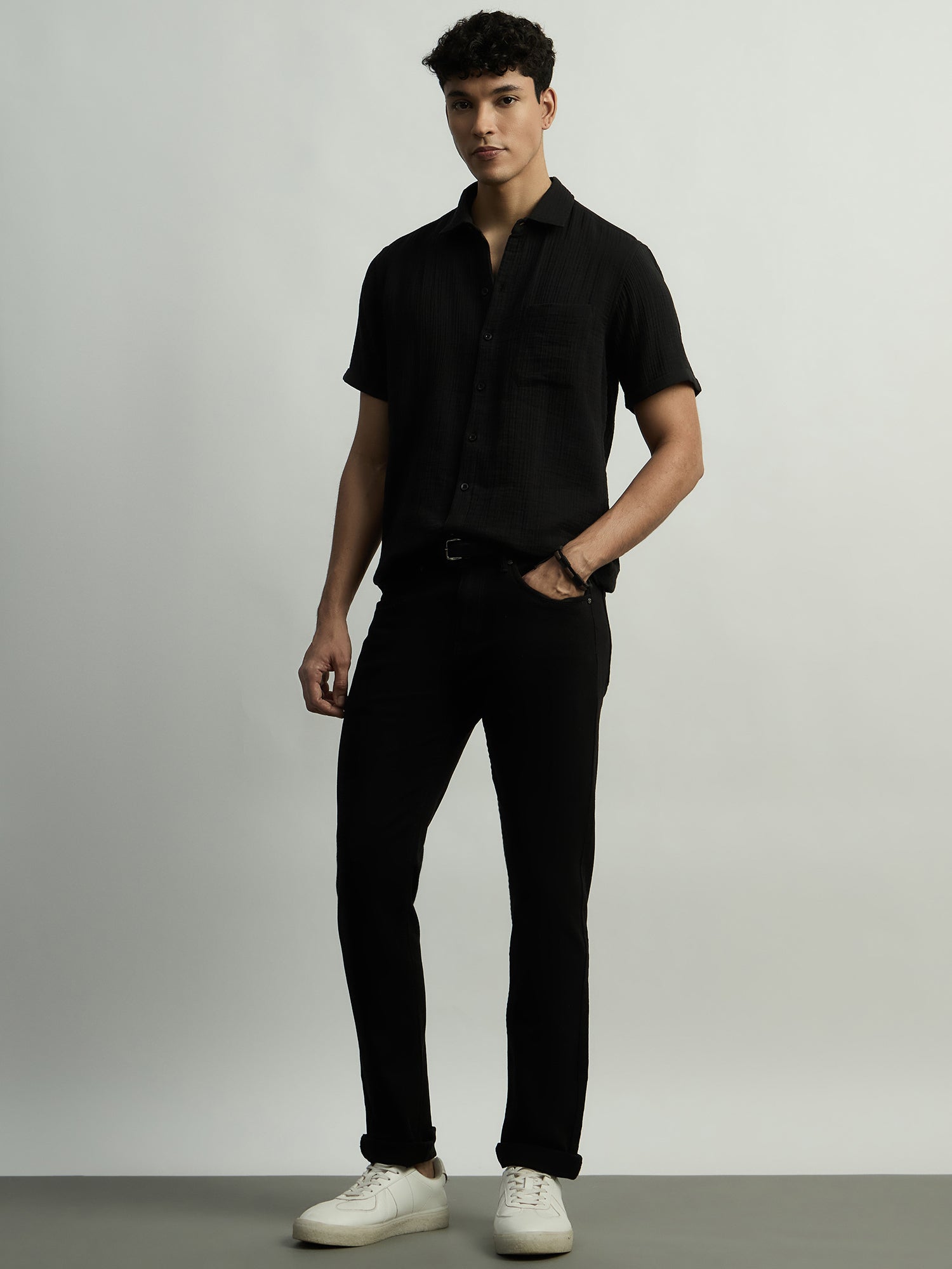 One Wardrobe, Every Weekend: A Smart Casual Guide
