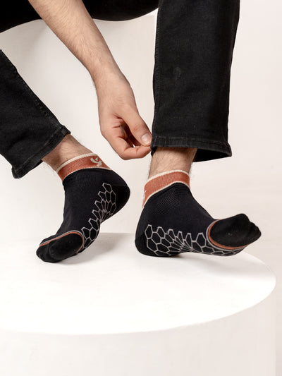 Prism Patterned Stretch Socks-Dark Black-Maroon Band
